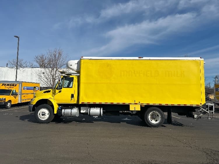 2016 International 4300 in Chicopee, MA — photo 4