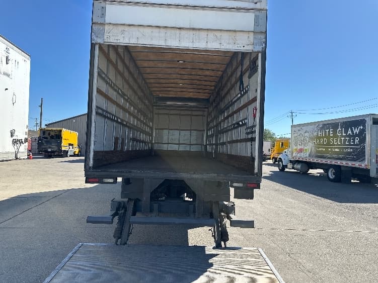 2016 Freightliner M2 106 in Richmond, CA — photo 7