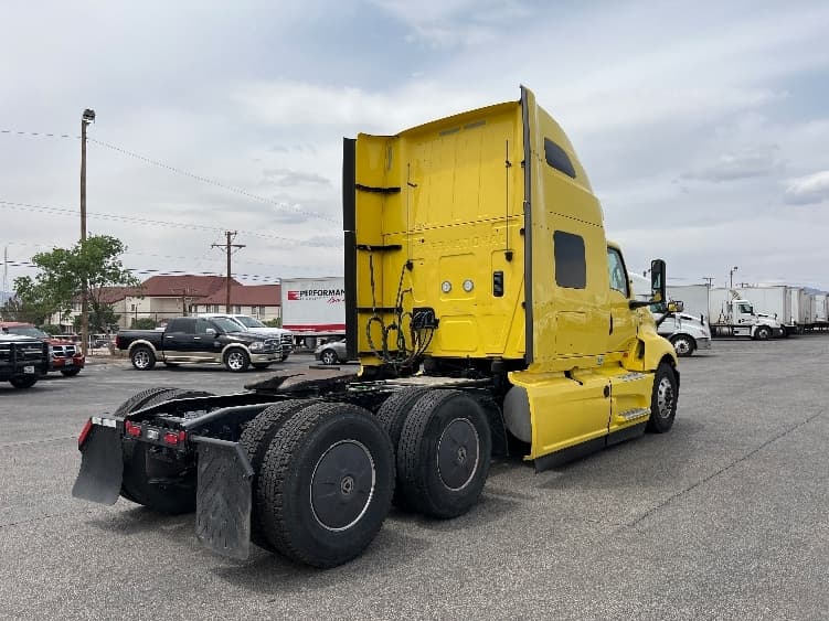2022 International LT in El Paso, TX — photo 7