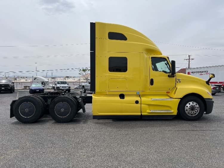 2022 International LT in El Paso, TX — photo 8