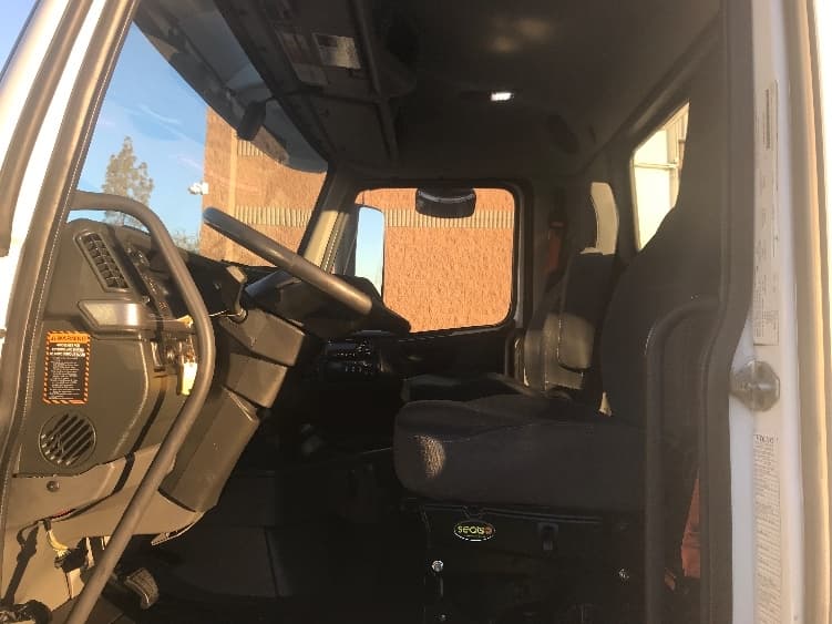 2021 Volvo VNR 640 in Tempe, AZ — photo 10