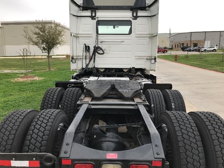 2020 Volvo VNR 640 in Katy, TX — photo 6