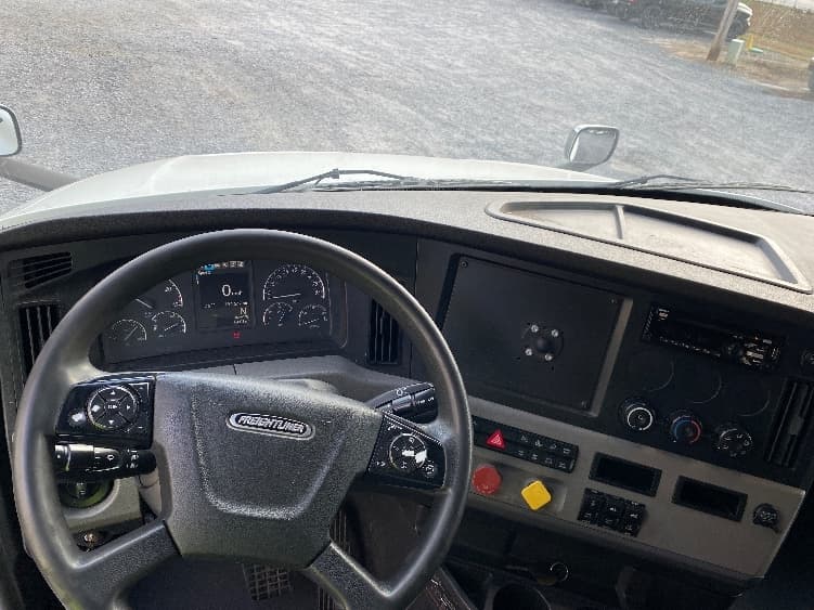 2020 Freightliner Cascadia in Resaca, GA — photo 10