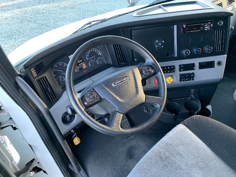 2021 Freightliner Cascadia in Greensboro, NC — photo 10
