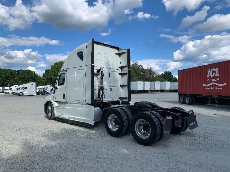 2021 Freightliner Cascadia in Greensboro, NC — photo 5