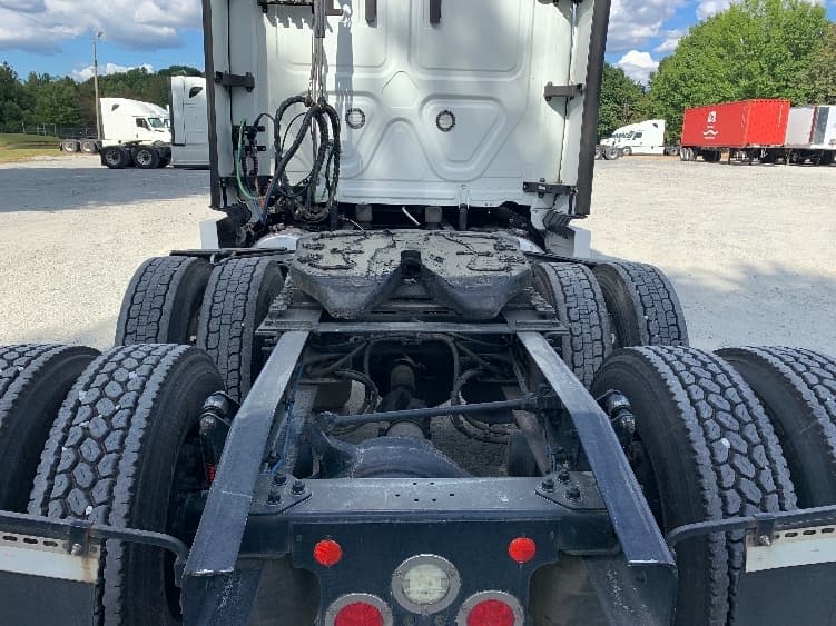 2021 Freightliner Cascadia in Greensboro, NC — photo 6
