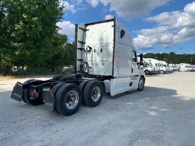 2021 Freightliner Cascadia in Greensboro, NC — photo 7