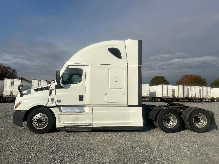 2021 Freightliner Cascadia in Greensboro, NC — photo 4