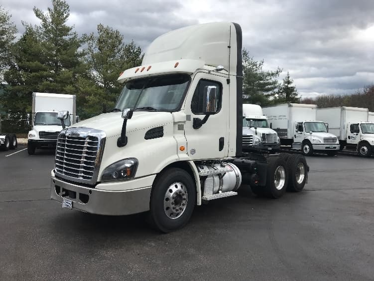 2018 Freightliner Cascadia in Dayton, NJ — photo 3