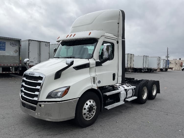 2021 Freightliner Cascadia in Little Rock, AR — photo 3