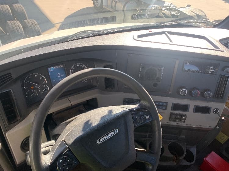 2021 Freightliner Cascadia in Concord, NC — photo 10