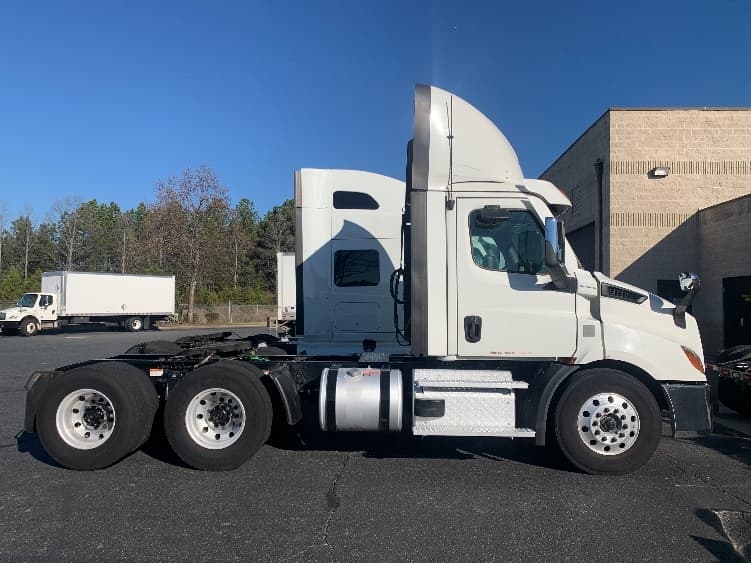 2021 Freightliner Cascadia in Concord, NC — photo 8