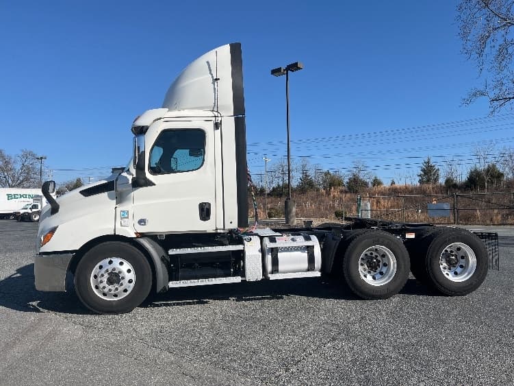 2021 Freightliner Cascadia in Greensboro, NC — photo 4