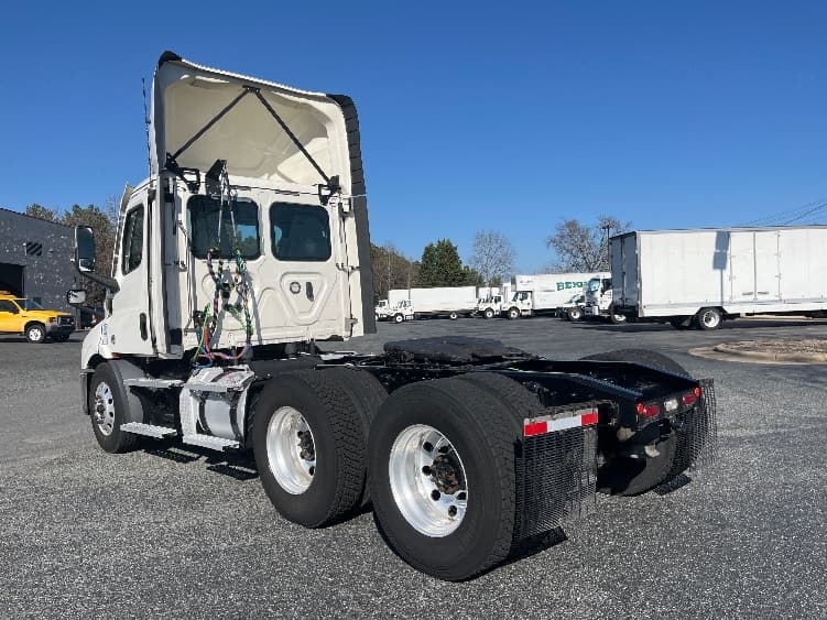 2021 Freightliner Cascadia in Greensboro, NC — photo 5