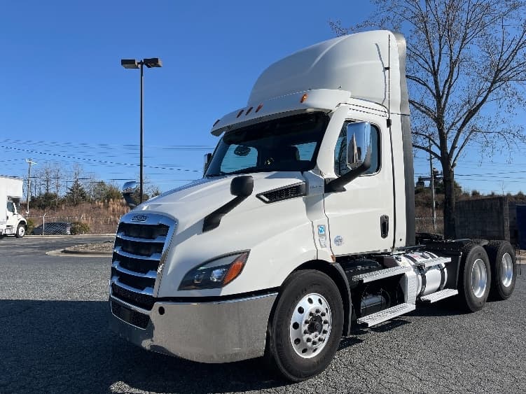 2021 Freightliner Cascadia in Concord, NC — photo 3