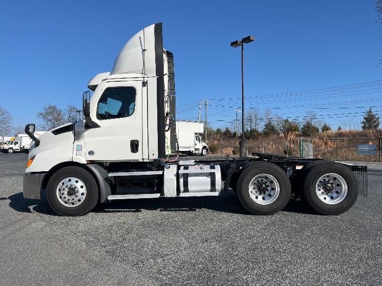 2021 Freightliner Cascadia in Concord, NC — photo 4