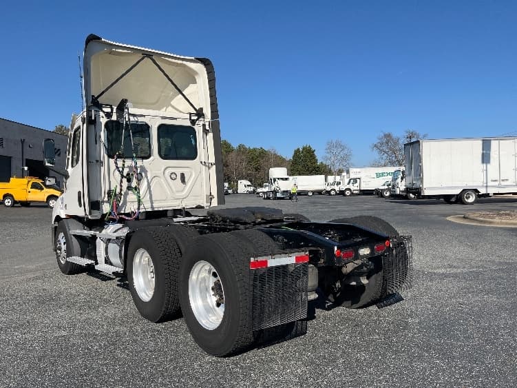 2021 Freightliner Cascadia in Concord, NC — photo 5