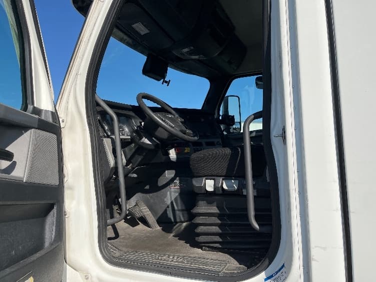 2021 Freightliner Cascadia in Concord, NC — photo 9