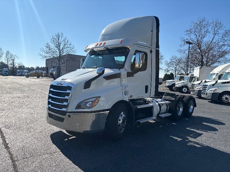 2021 Freightliner Cascadia in Concord, NC — photo 3
