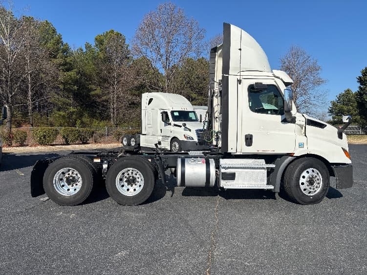 2021 Freightliner Cascadia in Concord, NC — photo 8