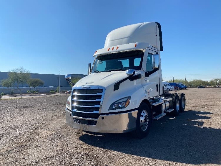 2021 Freightliner Cascadia in Phoenix, AZ — photo 3