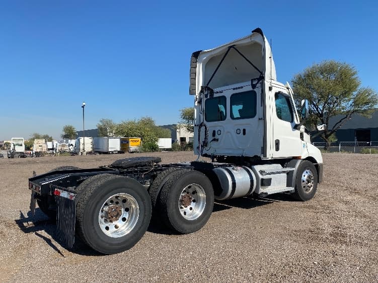 2021 Freightliner Cascadia in Phoenix, AZ — photo 7