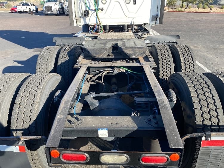 2021 Freightliner Cascadia in Phoenix, AZ — photo 6