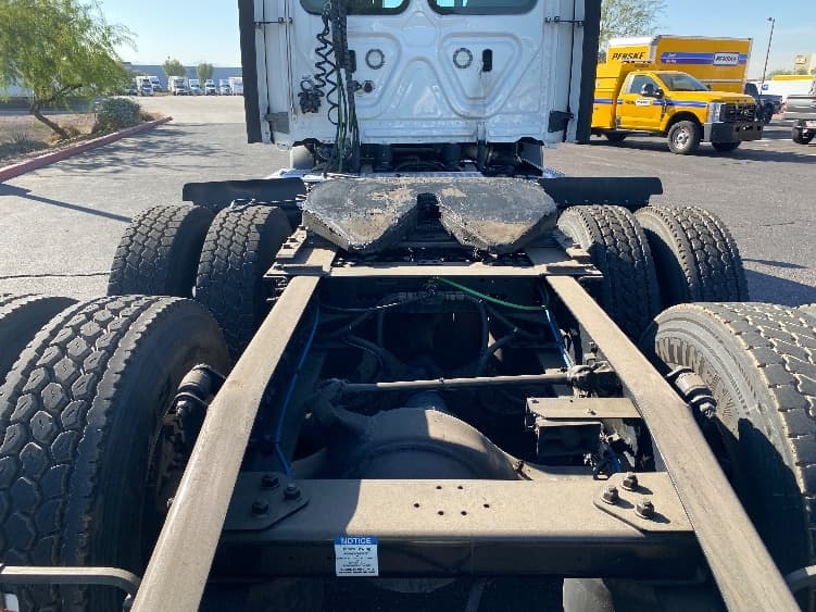 2021 Freightliner Cascadia in Phoenix, AZ — photo 6