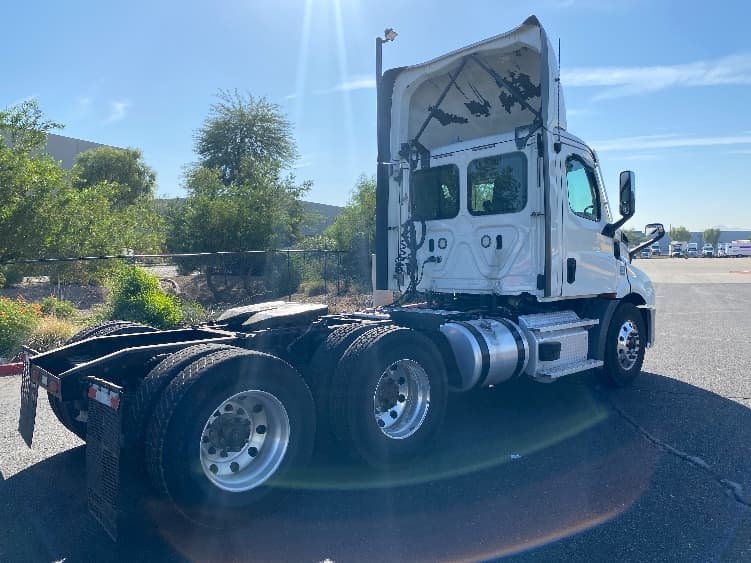2021 Freightliner Cascadia in Phoenix, AZ — photo 7