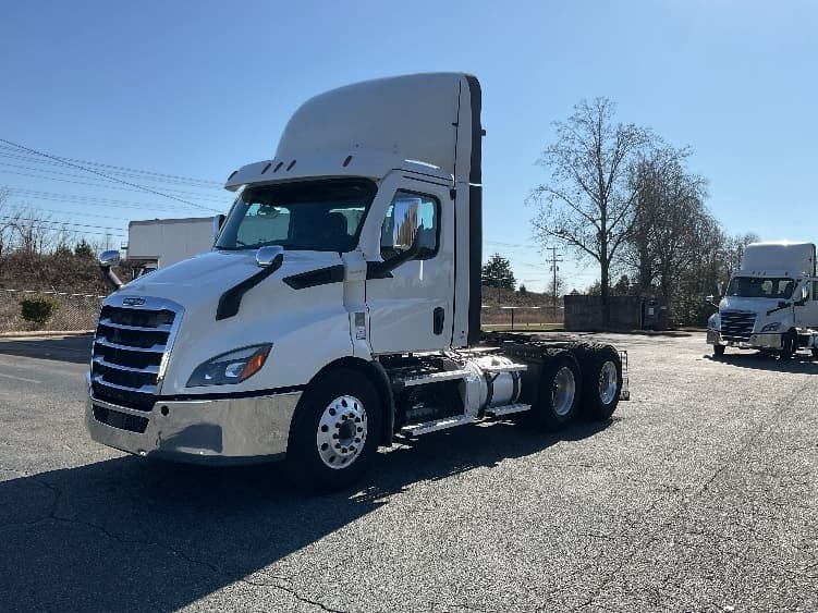 2021 Freightliner Cascadia in Concord, NC — photo 3