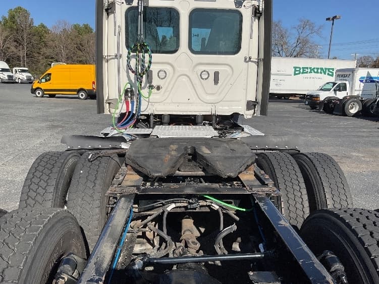 2021 Freightliner Cascadia in Concord, NC — photo 6