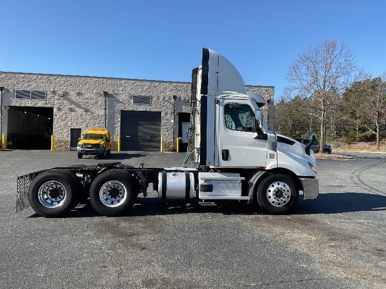2021 Freightliner Cascadia in Concord, NC — photo 8