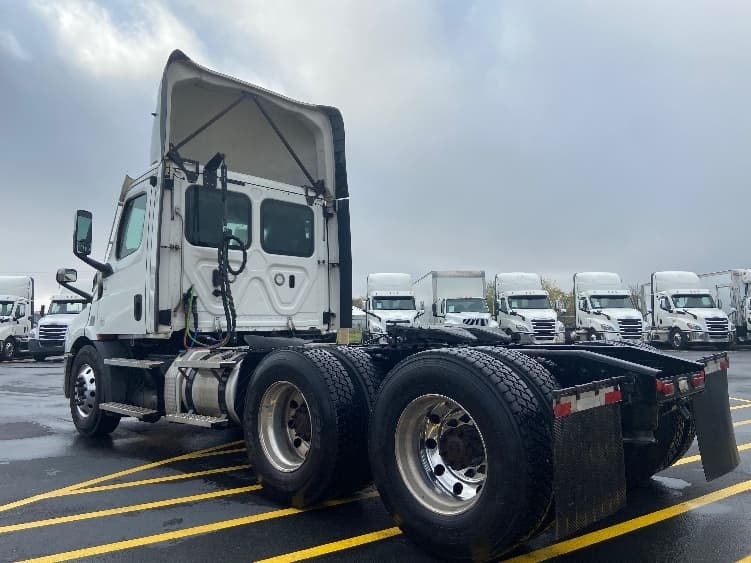 2021 Freightliner Cascadia in Selma, TX — photo 5