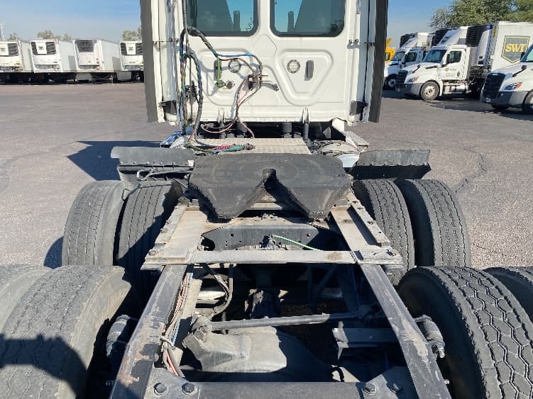 2021 Freightliner Cascadia in Phoenix, AZ — photo 6