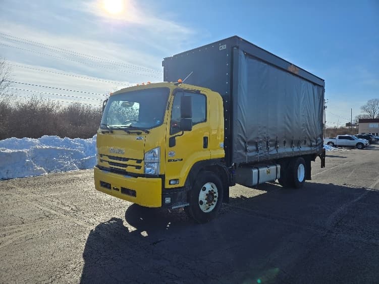 2018 Isuzu FTR in White Deer, PA — photo 3