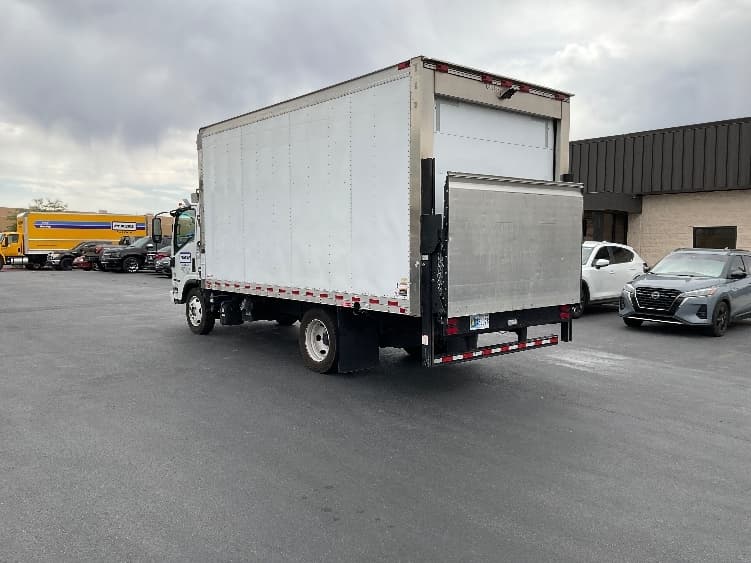 2021 Isuzu NRR in Las Vegas, NV — photo 6