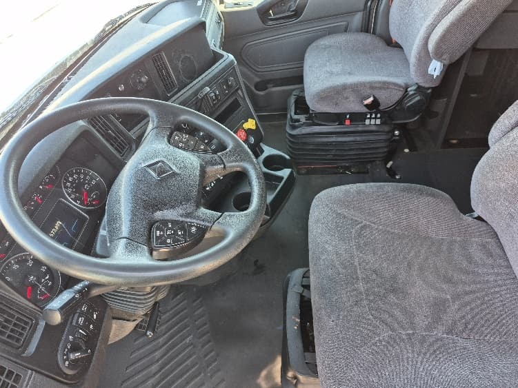 2023 International LT in La Porte, IN — photo 10