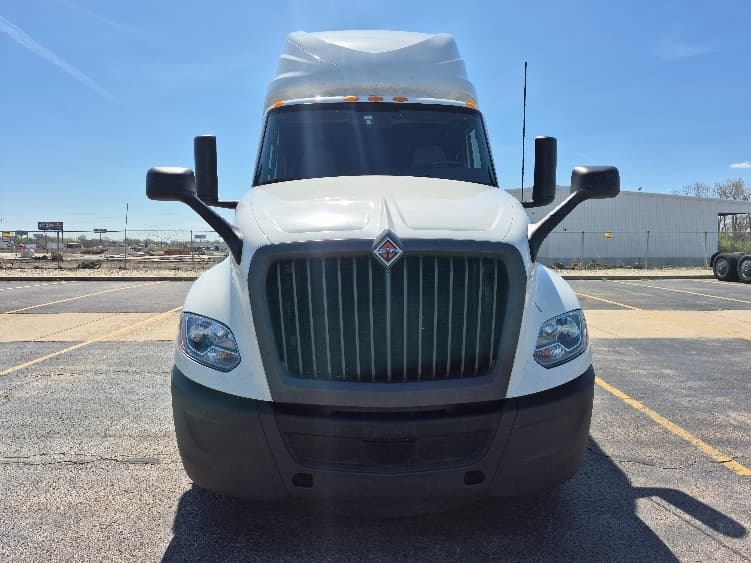 2023 International LT in La Porte, IN — photo 2