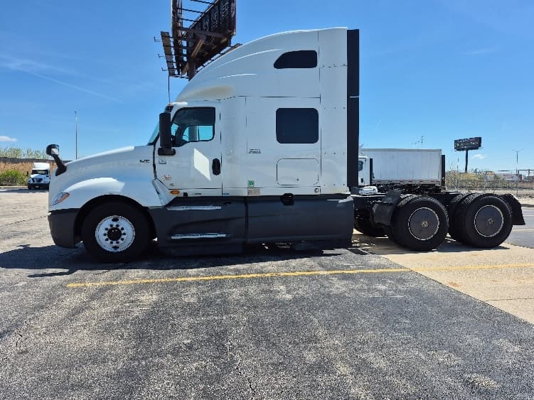 2023 International LT in La Porte, IN — photo 4
