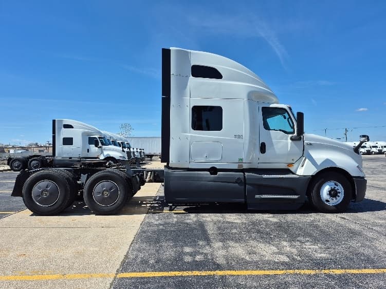 2023 International LT in La Porte, IN — photo 8