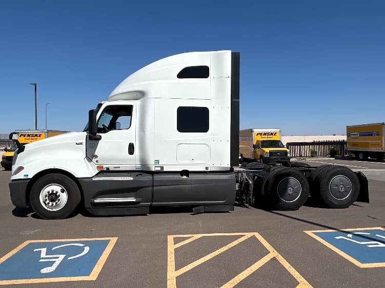 2023 International LT in Phoenix, AZ — photo 4
