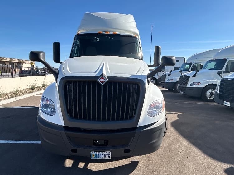 2023 International LT in Phoenix, AZ — photo 2