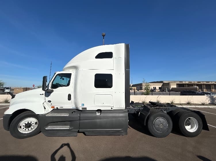 2023 International LT in Phoenix, AZ — photo 4
