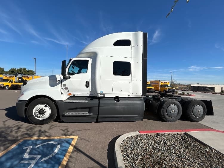 2023 International LT in Phoenix, AZ — photo 4