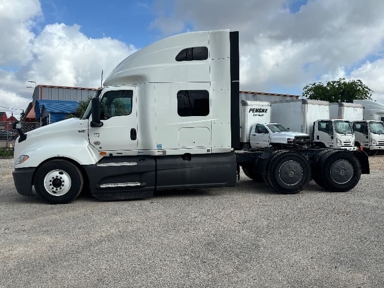 2023 International LT in Katy, TX — photo 4