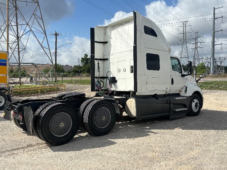 2023 International LT in Katy, TX — photo 7