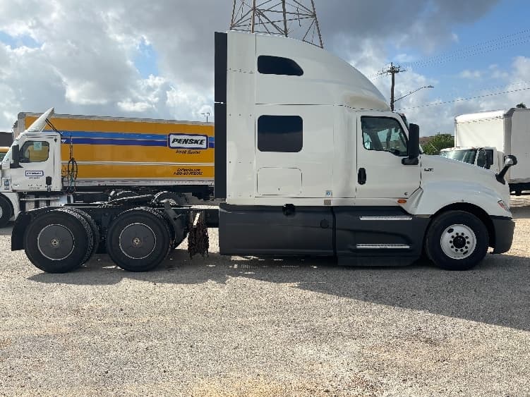 2023 International LT in Katy, TX — photo 8