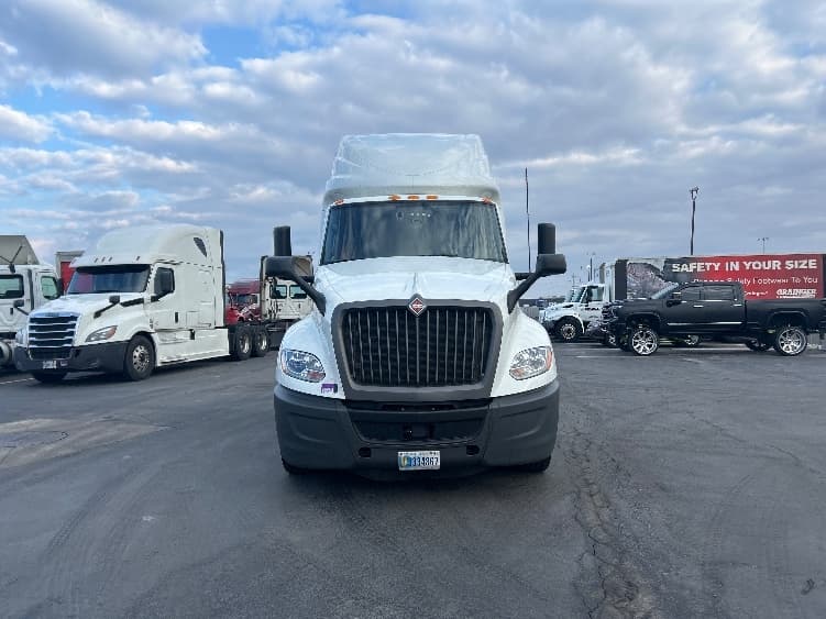 2023 International LT in Columbus, OH — photo 2