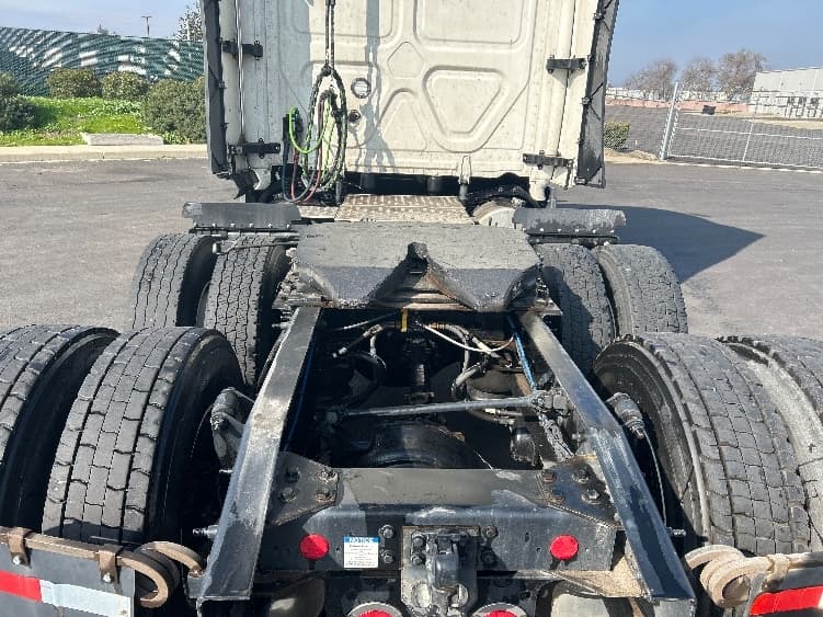 2023 Freightliner Cascadia in Stockton, CA — photo 6