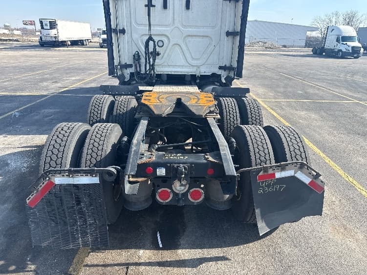 2023 Freightliner Cascadia in Chicago (Chicago Ridge), IL — photo 6